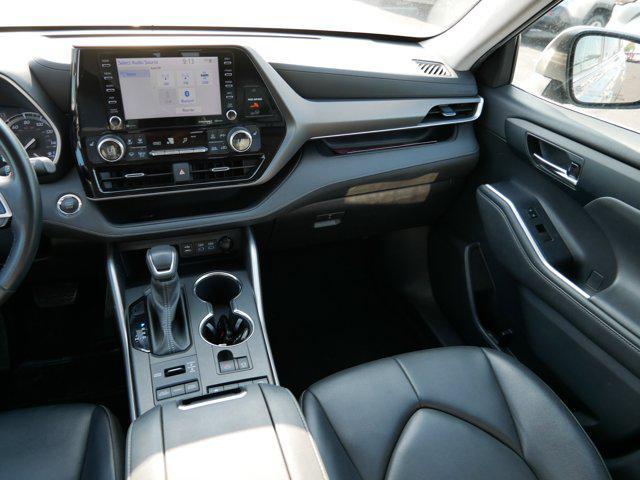 used 2022 Toyota Highlander car, priced at $37,599