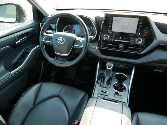 used 2022 Toyota Highlander car, priced at $37,599