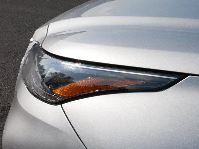 used 2022 Toyota Highlander car, priced at $37,599
