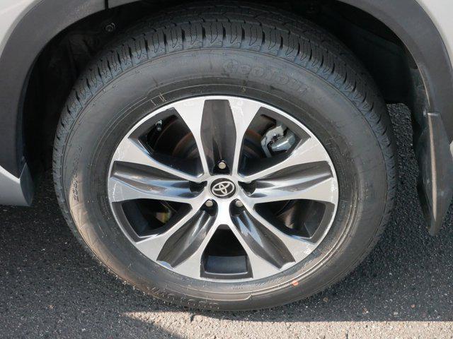 used 2022 Toyota Highlander car, priced at $37,599