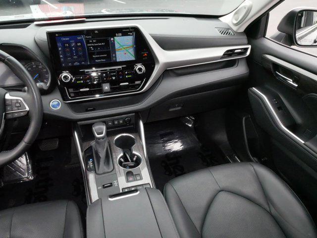 used 2020 Toyota Highlander Hybrid car, priced at $34,995