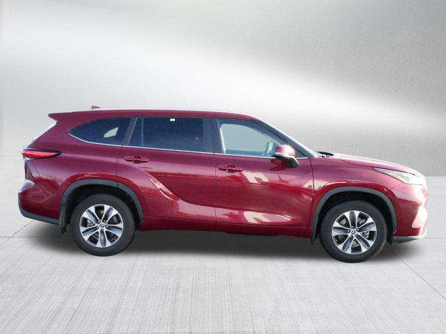 used 2023 Toyota Highlander car, priced at $39,798