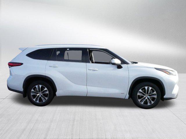 used 2022 Toyota Highlander Hybrid car, priced at $45,995