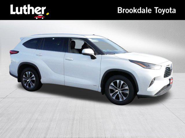 used 2022 Toyota Highlander Hybrid car, priced at $45,995