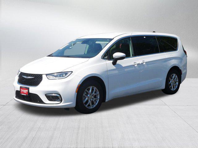 used 2023 Chrysler Pacifica car, priced at $23,852