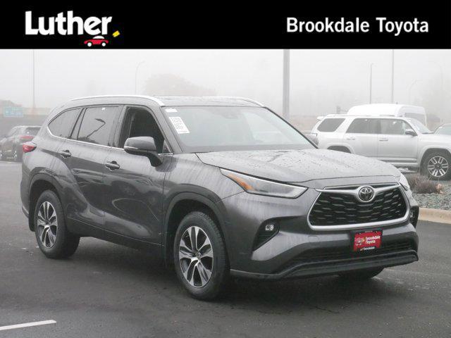 used 2021 Toyota Highlander car, priced at $34,995