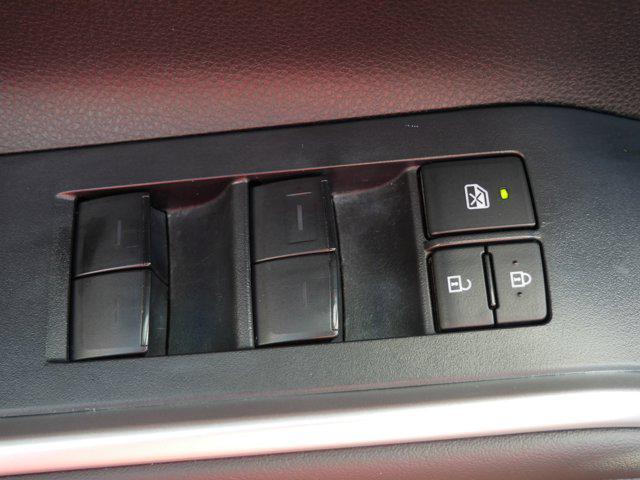 used 2022 Toyota Highlander car, priced at $37,495