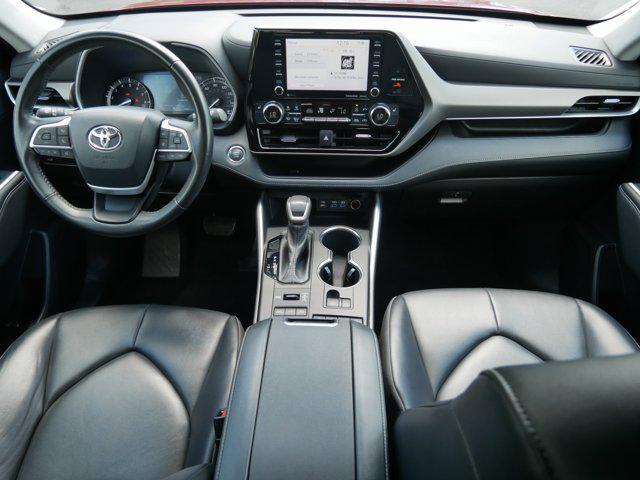 used 2022 Toyota Highlander car, priced at $37,495