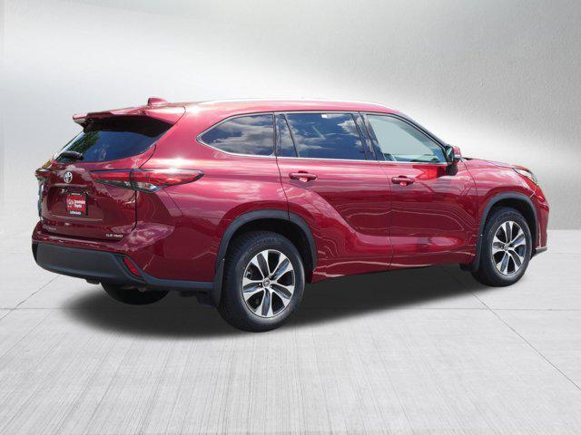 used 2022 Toyota Highlander car, priced at $37,495