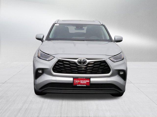 used 2024 Toyota Highlander car, priced at $43,995