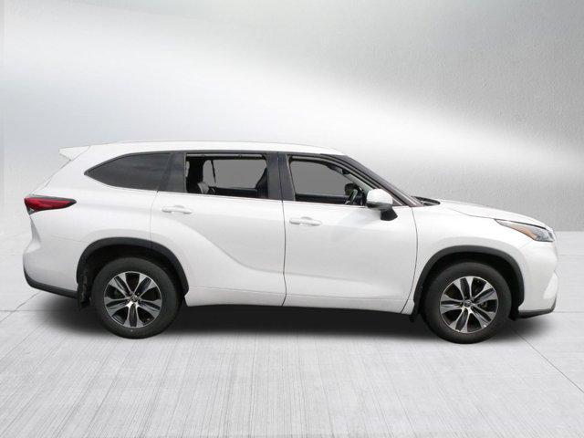 used 2022 Toyota Highlander car, priced at $34,995