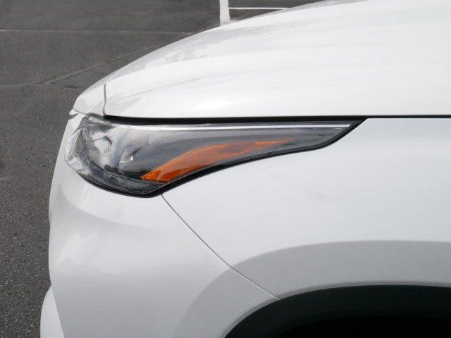 used 2022 Toyota Highlander car, priced at $34,995