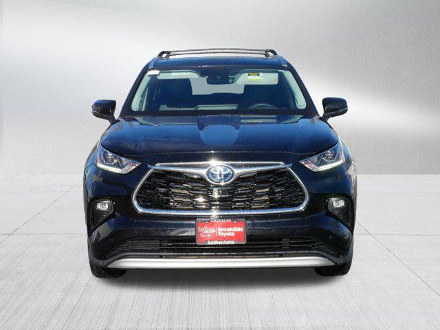 used 2021 Toyota Highlander Hybrid car, priced at $30,995