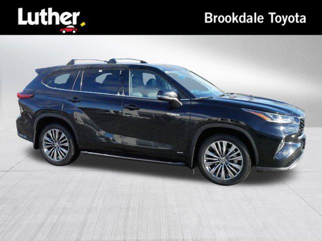 used 2021 Toyota Highlander Hybrid car, priced at $30,995