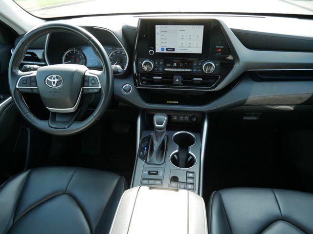 used 2023 Toyota Highlander car, priced at $33,998