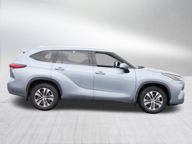 used 2022 Toyota Highlander car, priced at $33,796