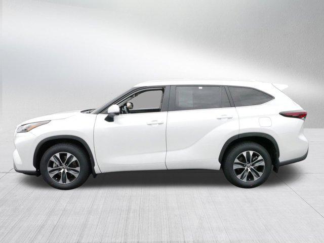 used 2024 Toyota Highlander car, priced at $43,997