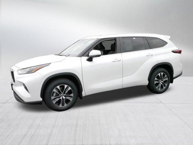 used 2024 Toyota Highlander car, priced at $43,997