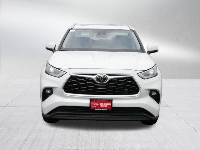 used 2024 Toyota Highlander car, priced at $43,997