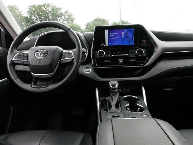 used 2024 Toyota Highlander car, priced at $43,997