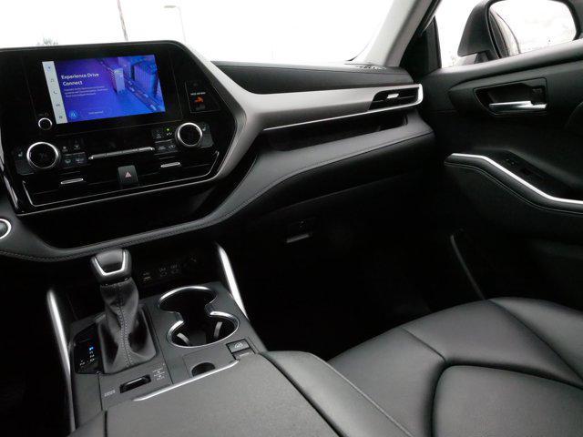 used 2024 Toyota Highlander car, priced at $43,997