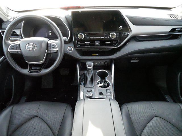 used 2023 Toyota Highlander car, priced at $44,995