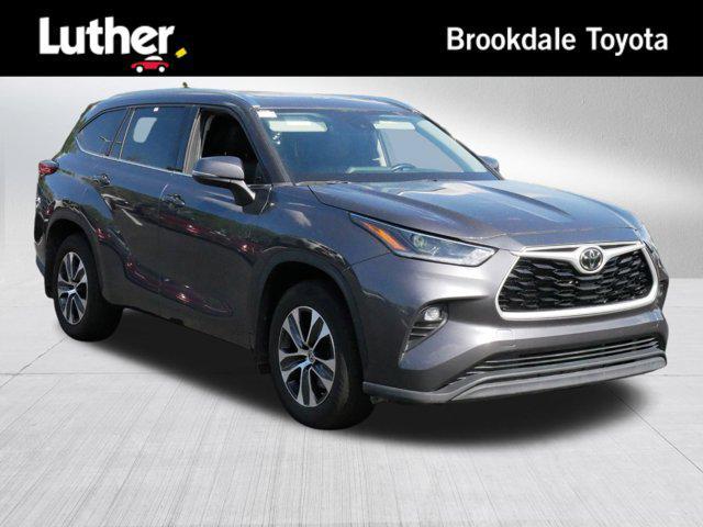 used 2021 Toyota Highlander car, priced at $33,398