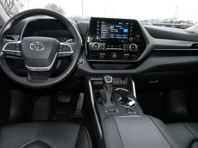 used 2022 Toyota Highlander car, priced at $34,995