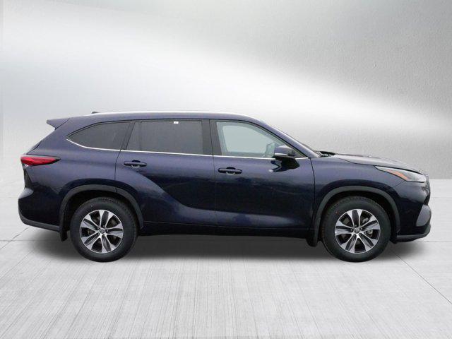 used 2022 Toyota Highlander car, priced at $34,995