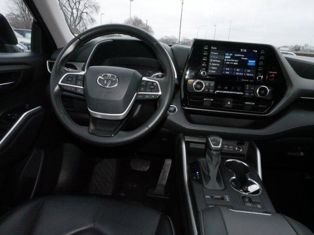 used 2022 Toyota Highlander car, priced at $34,995