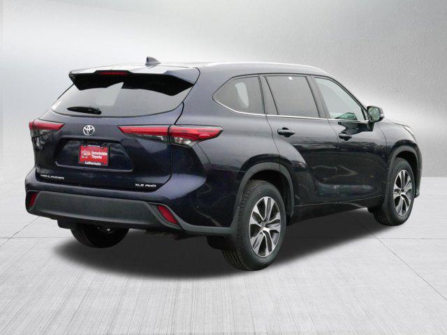 used 2022 Toyota Highlander car, priced at $34,995