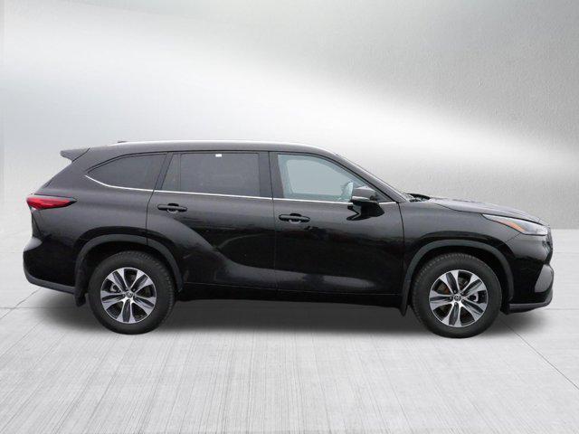 used 2022 Toyota Highlander car, priced at $35,995