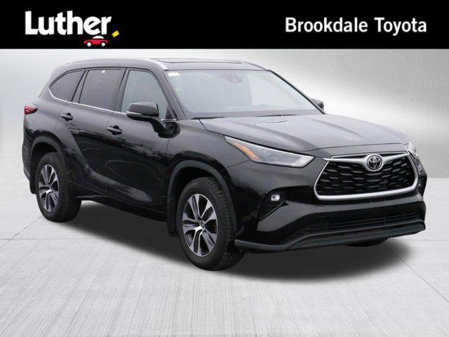 used 2022 Toyota Highlander car, priced at $35,995