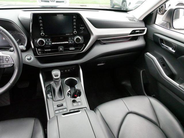 used 2021 Toyota Highlander car, priced at $38,599