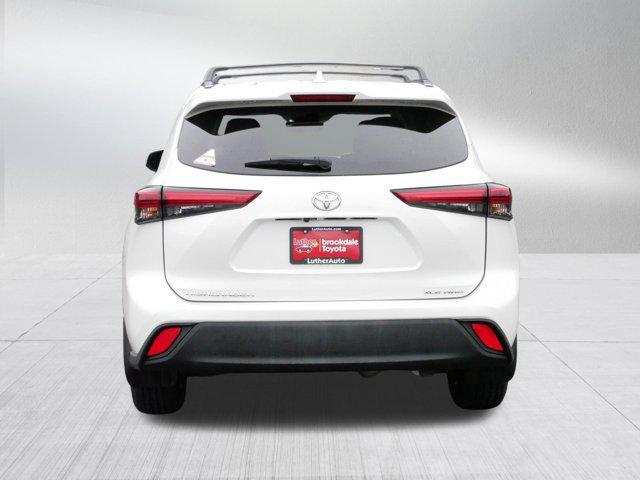used 2021 Toyota Highlander car, priced at $38,599