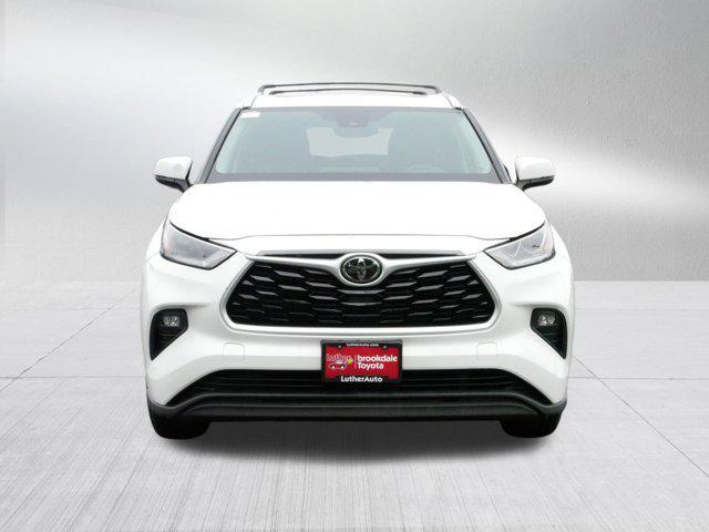 used 2021 Toyota Highlander car, priced at $38,599