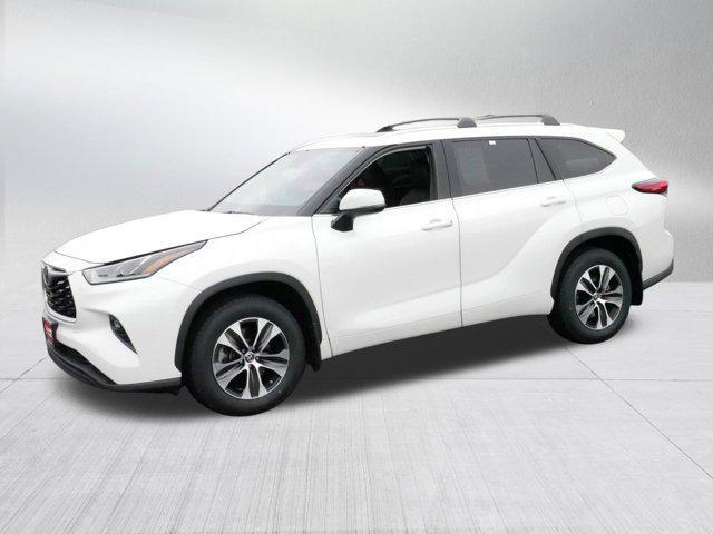 used 2021 Toyota Highlander car, priced at $38,599