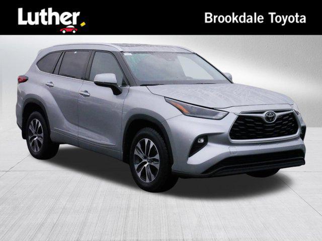 used 2021 Toyota Highlander car, priced at $37,495