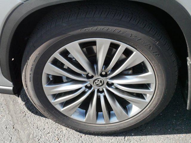 used 2022 Toyota Highlander car, priced at $46,495