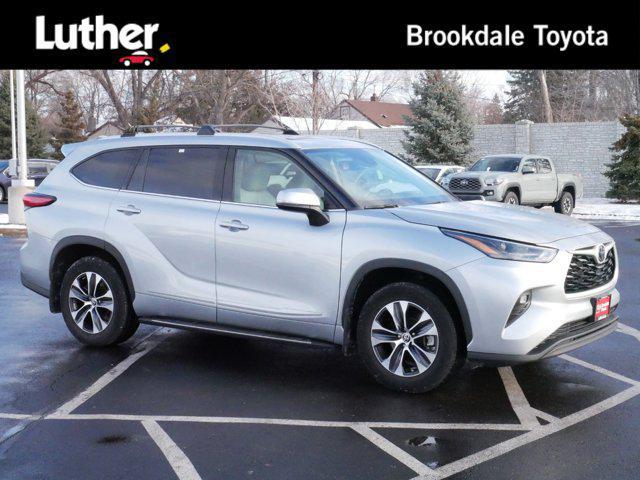 used 2022 Toyota Highlander car, priced at $35,595