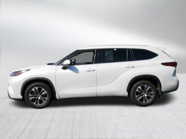 used 2022 Toyota Highlander car, priced at $36,299