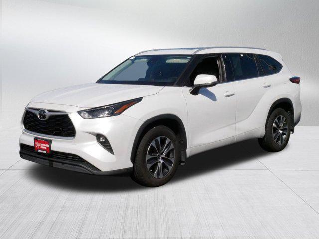 used 2022 Toyota Highlander car, priced at $36,299