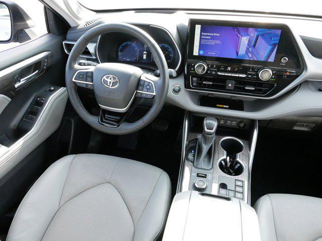 used 2023 Toyota Highlander car, priced at $45,499