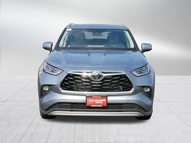 used 2023 Toyota Highlander car, priced at $45,499