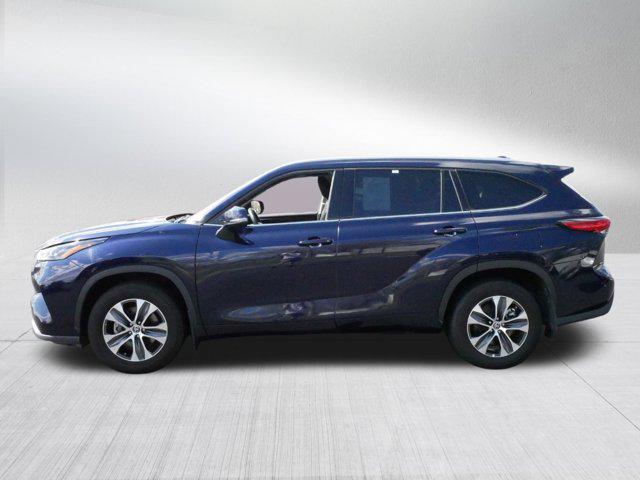 used 2022 Toyota Highlander car, priced at $36,999