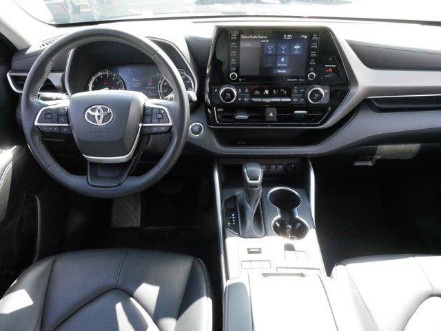 used 2022 Toyota Highlander car, priced at $36,999