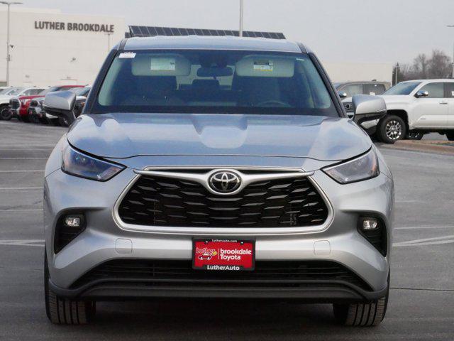 used 2022 Toyota Highlander car, priced at $33,995