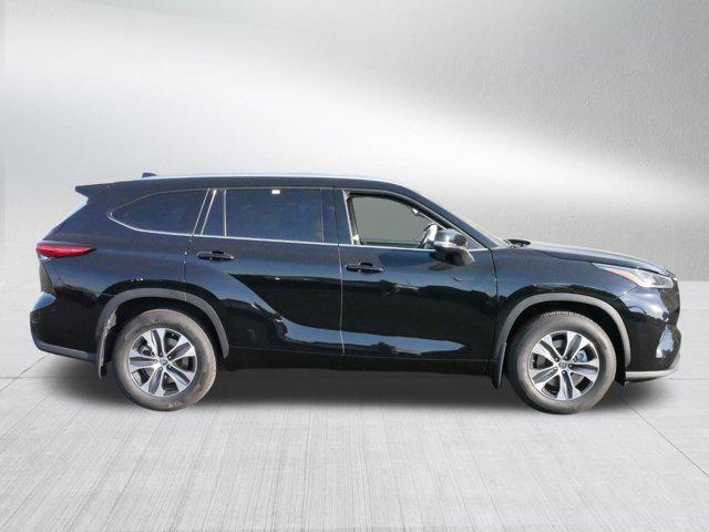 used 2021 Toyota Highlander car, priced at $31,995