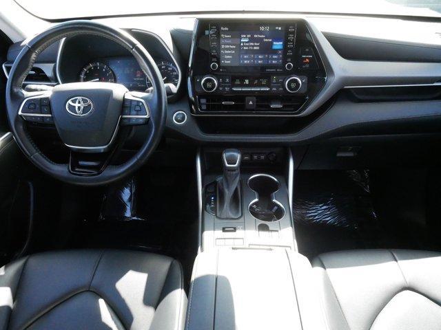 used 2021 Toyota Highlander car, priced at $35,593