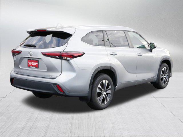 used 2024 Toyota Highlander car, priced at $40,995